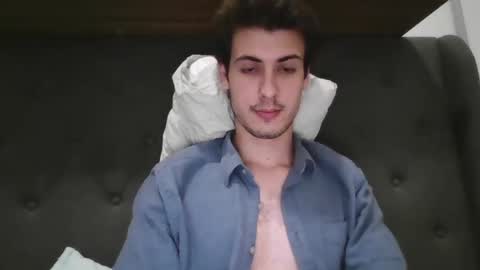 Snapshot of charismaticcharm chatting on 01.06.25 charismaticcharm online show from 01.06.25