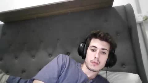 Snapshot of charismaticcharm chatting on 01.10.25 charismaticcharm online show from 01.10.25