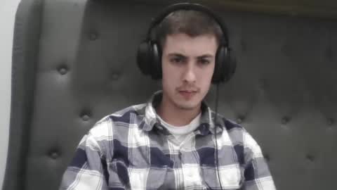 Snapshot of charismaticcharm chatting on 01.22.25 charismaticcharm online show from 01.22.25