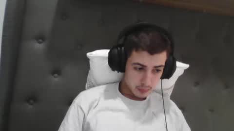 Snapshot of charismaticcharm chatting on 01.26.25 charismaticcharm online show from 01.26.25