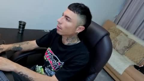 charlie_foxie online show from 04.04.26