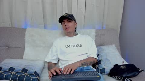 charlie_foxie online show from 04.06.26