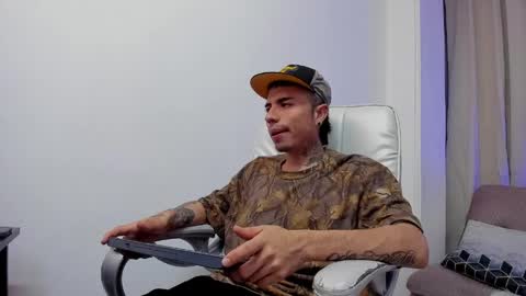 charlie_foxie online show from 04.11.26