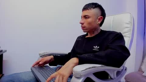 charlie_foxie online show from 04.15.26