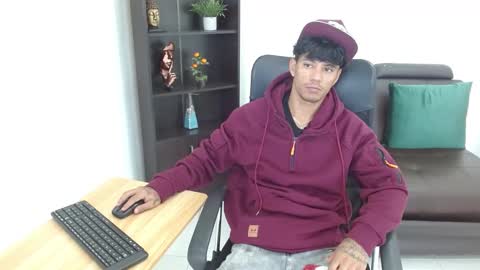 Snapshot of charlie_oconnor chatting on 01.28.25 Charlie oconnor online show from 01.28.25