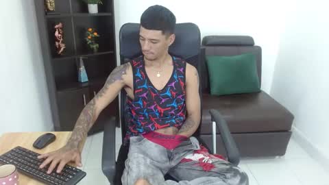 Snapshot of charlie_oconnor chatting on 02.28.25 Charlie oconnor online show from 02.28.25