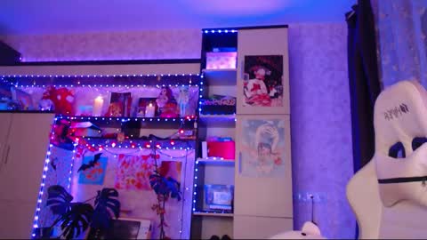 Snapshot of charlie_wtf chatting on 11.29.25 charlie online show from 11.29.25