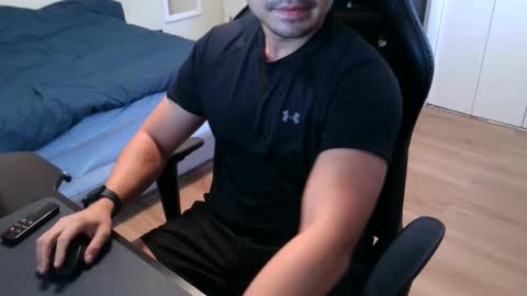 Snapshot of charliekkw chatting on 03.06.25 charliekkw online show from 03.06.25