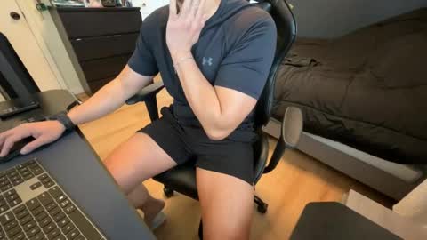 charliekkw online show from 04.16.26