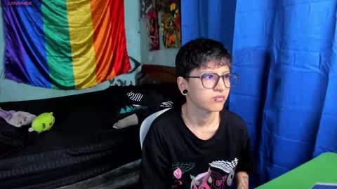 Snapshot of charlietaylorr__ chatting on 12.15.25 Charlie online show from 12.15.25