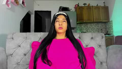 Snapshot of charlot_sanchez chatting on 09.24.25 lot online show from 09.24.25