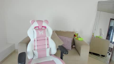 Snapshot of charlote_cowell_sub_ chatting on 02.23.25 online show from 02.23.25