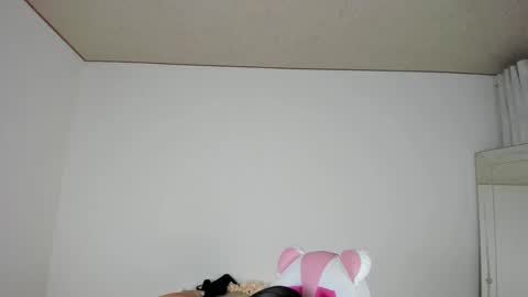 Snapshot of charlote_cowell_sub_ chatting on 03.11.25 online show from 03.11.25