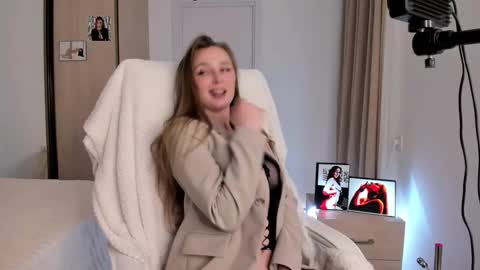 CharlottaWells online show from 11.13.25