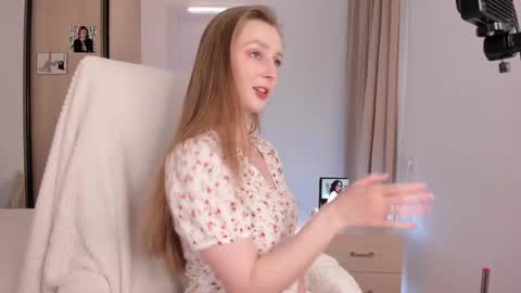 CharlottaWells online show from 11.22.25