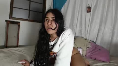 karinaa independent model online show from 01.16.26