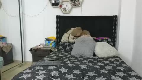 Snapshot of charlotte_027 chatting on 02.11.25 charlotte_027 online show from 02.11.25