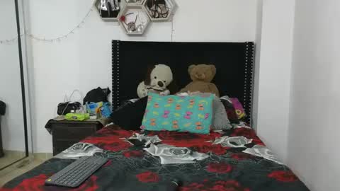 Snapshot of charlotte_027 chatting on 02.21.25 charlotte_027 online show from 02.21.25