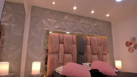 Charlotte Icee online show from 03.05.26