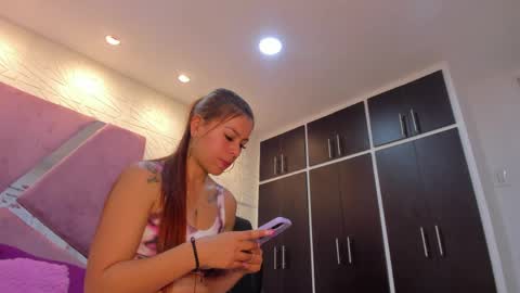 Charlotte Icee online show from 04.02.26