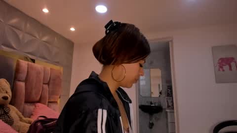 Snapshot of charlotte_icee chatting on 04.27.26 Charlotte Icee online show from 04.27.26