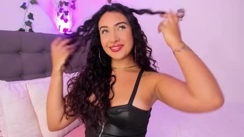 Snapshot of charlotte_jamees chatting on 03.02.25 Charlotte james online show from 03.02.25