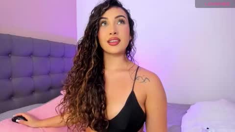 Snapshot of charlotte_jamees chatting on 09.28.25 Charlotte james online show from 09.28.25