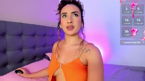 Snapshot of charlotte_jamees chatting on 09.30.25 Charlotte james online show from 09.30.25