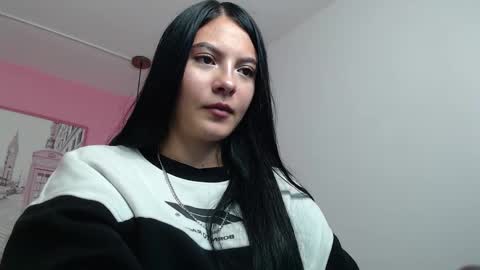 Snapshot of charlotte_johnson_t chatting on 11.12.25 Charlott online show from 11.12.25