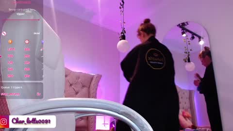Snapshot of charlotte_jones__1 chatting on 02.01.25 Charlotte online show from 02.01.25