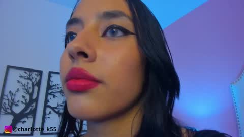Snapshot of charlotte_kisss chatting on 01.04.25 Charlotte online show from 01.04.25