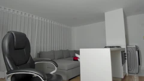 Yuli online show from 01.27.25