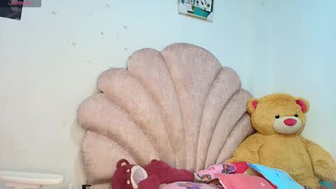 charlotte_walker1 online show from 03.20.26