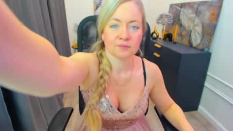 Charlotte online show from 04.09.26