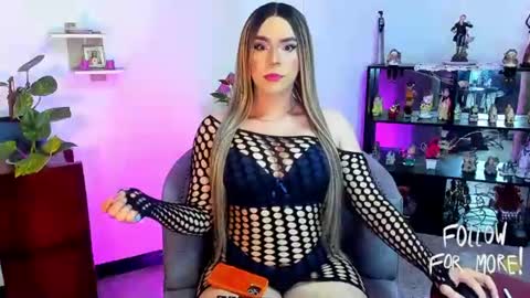 Snapshot of charlottevillorina chatting on 06.27.26 charlotte villorina online show from 06.27.26