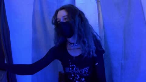 Snapshot of charlydestroyer chatting on 12.20.24 charly dest online show from 12.20.24
