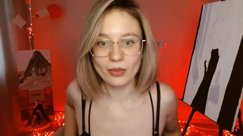 Michelle  online show from 03.04.25