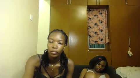 Snapshot of charming_coco chatting on 11.13.25 Coco online show from 11.13.25