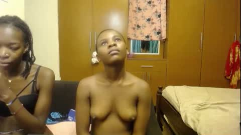 Snapshot of charming_coco chatting on 11.23.25 Coco online show from 11.23.25