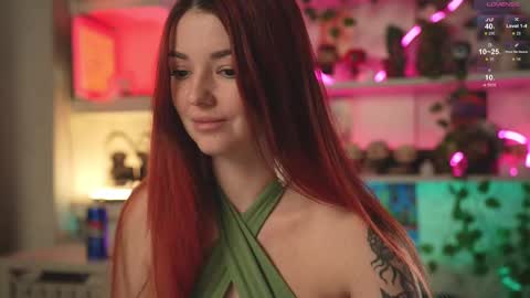 Snapshot of charmings_054 chatting on 02.13.25 Belle and Miley online show from 02.13.25