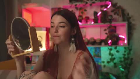 Snapshot of charmings_054 chatting on 02.19.25 Belle and Miley online show from 02.19.25