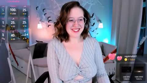 Snapshot of charmygrace chatting on 11.02.25 Grace online show from 11.02.25