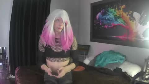 Snapshot of chaton_ds chatting on 10.19.25 Sarah online show from 10.19.25
