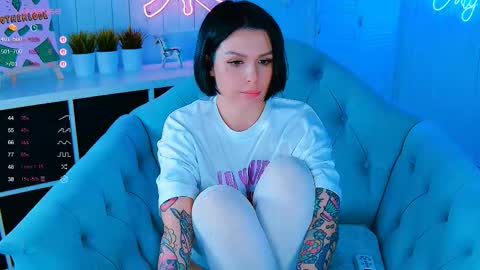 Miss Harmony online show from 11.21.25