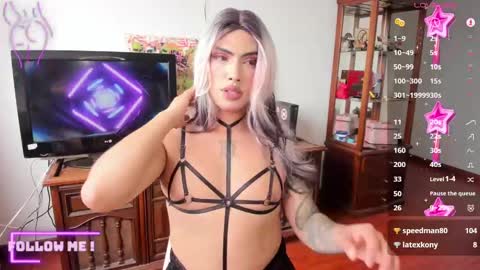 Sophie  online show from 02.06.25