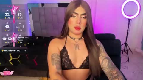 Snapshot of chaturmodels chatting on 06.22.26 Sophie online show from 06.22.26