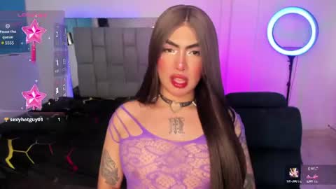 Snapshot of chaturmodels chatting on 07.19.26 Sophie online show from 07.19.26