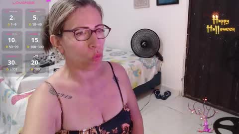 CHAYLA VICTORIA RUIZ  online show from 10.17.25