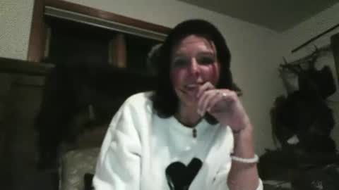 CheekyBee online show from 02.12.25