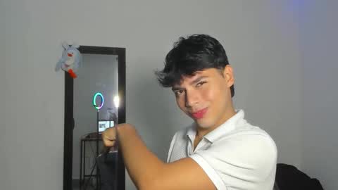 Snapshot of cheekyman_ chatting on 01.12.26 cheekyman_ online show from 01.12.26